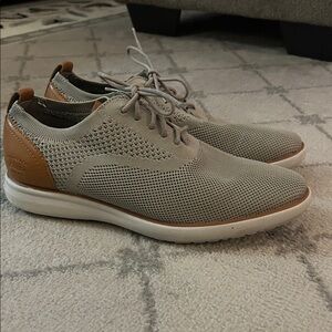 G.H. Bass & Co. Gray and Tan Lace Up Knit Oxfords
